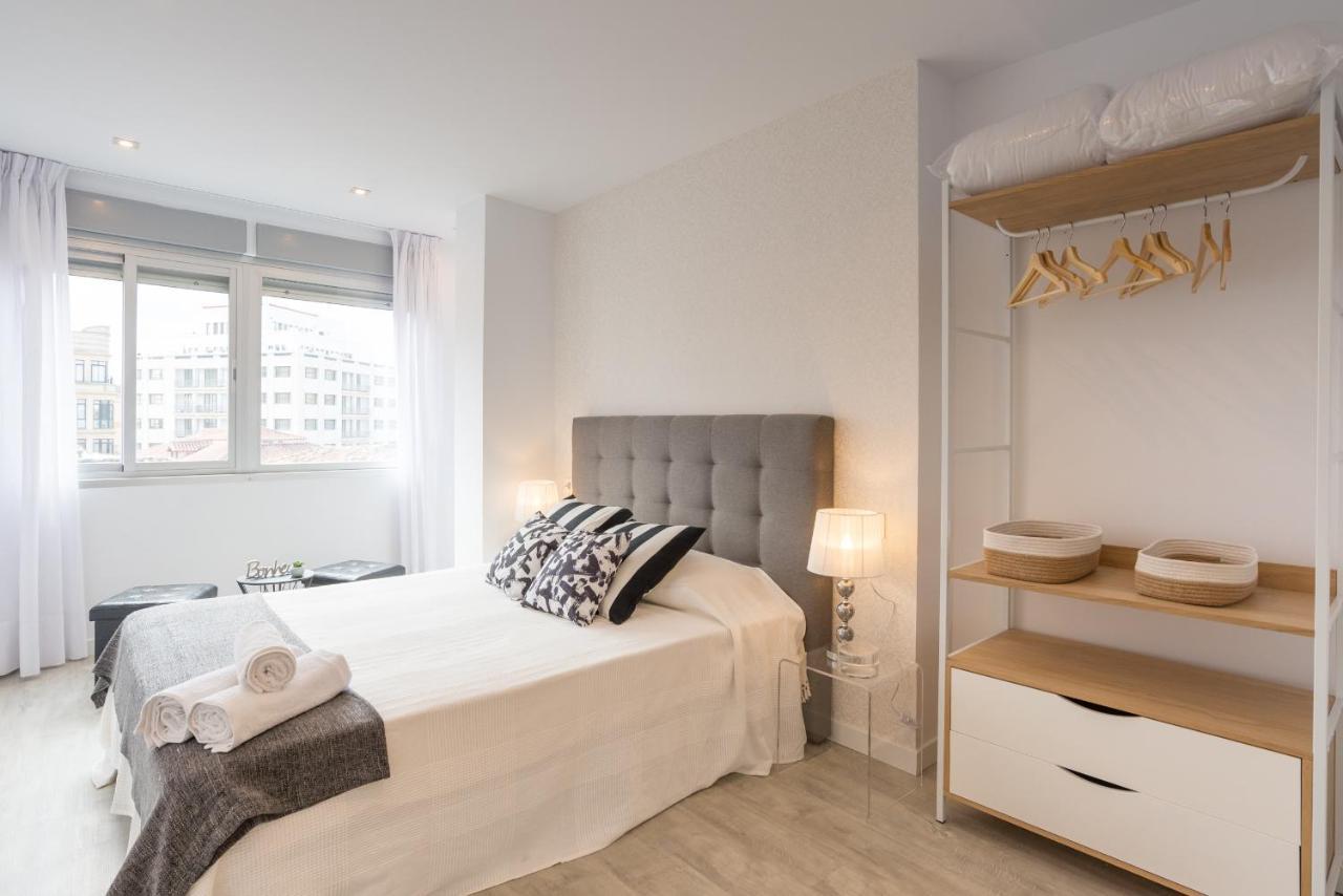 Urbe10 Angel Ganivet 2 Bedrooms Apartment Málaga Buitenkant foto